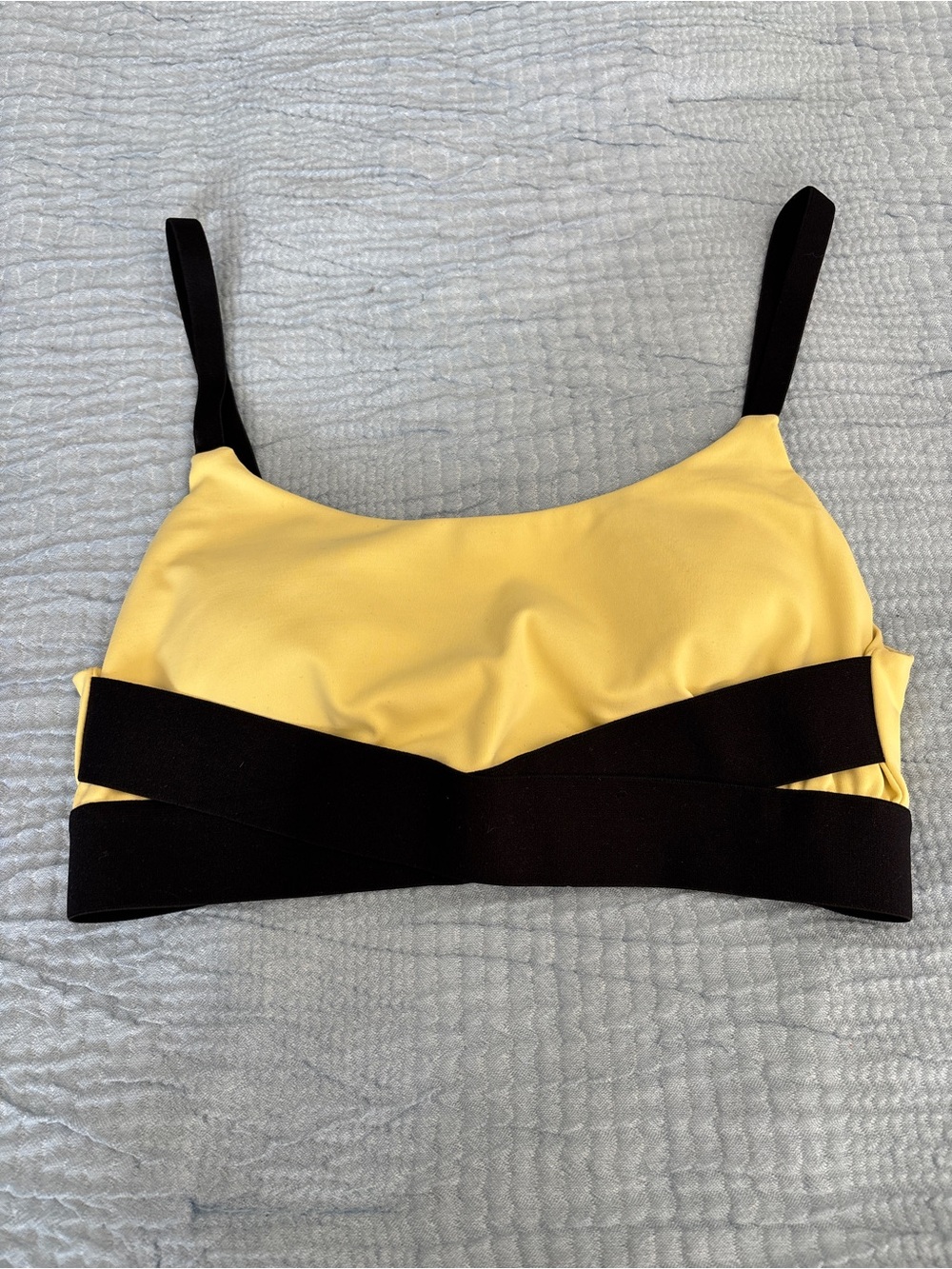 ✨KORAL Yellow & Black Color block Criss Cross Sports Bra Size Small